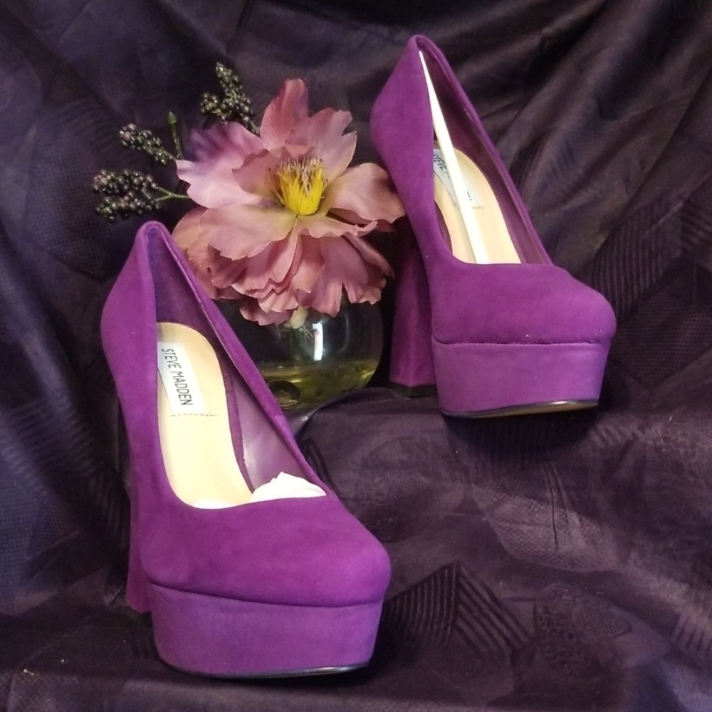 Shoes: Steve Madden Suede Block Heel Pumps - Picture 2 of 6